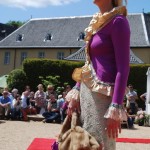 Farbenfroh: Oberteil und Rock