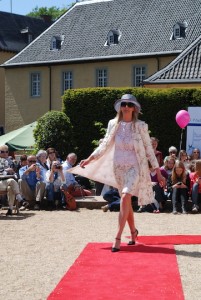 Seidenmantel mit Blumenmuster