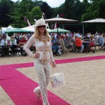 Spitze: Oberteil und Hose