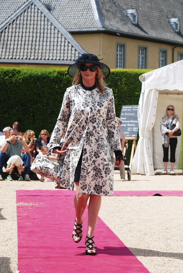 Mantel mit Blumenmuster